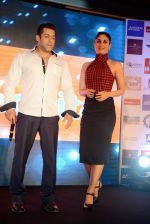 Salman Khan, Kareena Kapoor at Bajrangi Bhaijaan promotions in Delhi on 14th July 2015